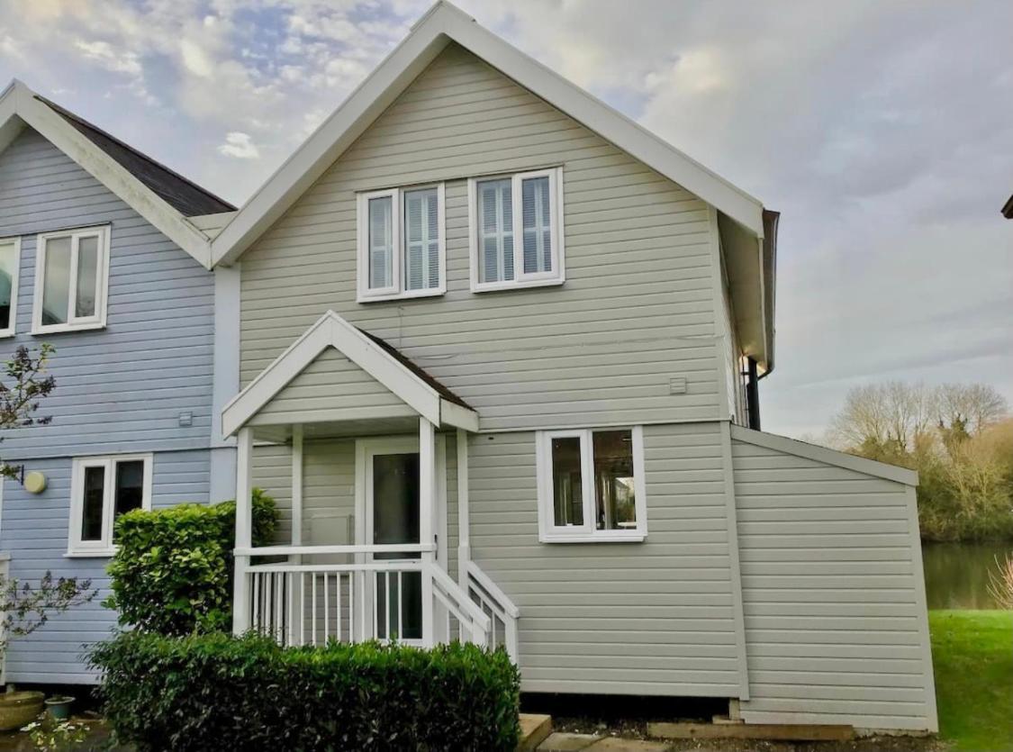 Nola Lodge Cirencester Exterior foto